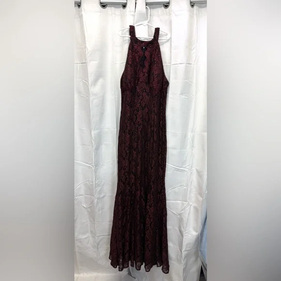 Night Way Collections Burgundy Lace Maxi Gown - Picture 3 of 6